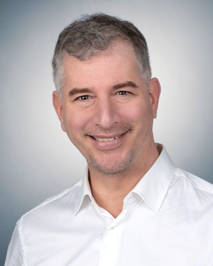 Porträt von Eric Rainer, Heilpraktiker und Osteopath.